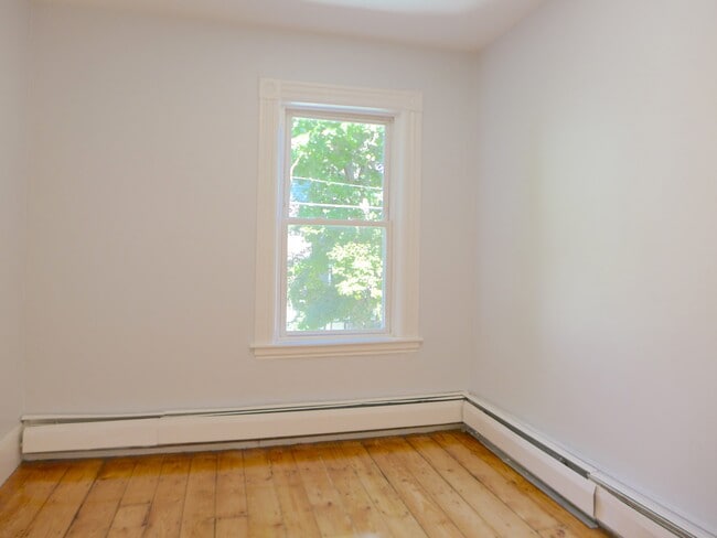 Photo - 100 Woodstock St