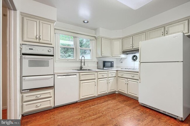 Photo - 112 Springside Dr