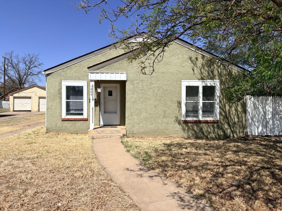 Spacious & Bright Home Near Texas Tech! - Spacious & Bright Home Near Texas Tech!