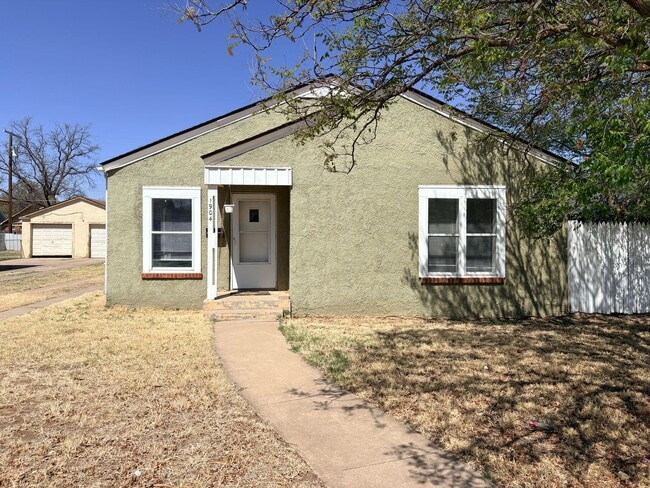 Building Photo - Spacious & Bright Home Near Texas Tech!
