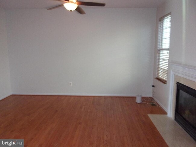 Photo - 25929 Kirkwood Square