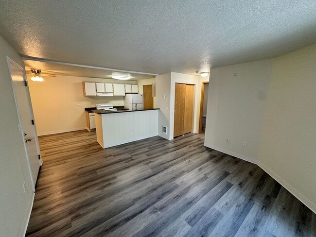 Photo - Wellington Place Apartments