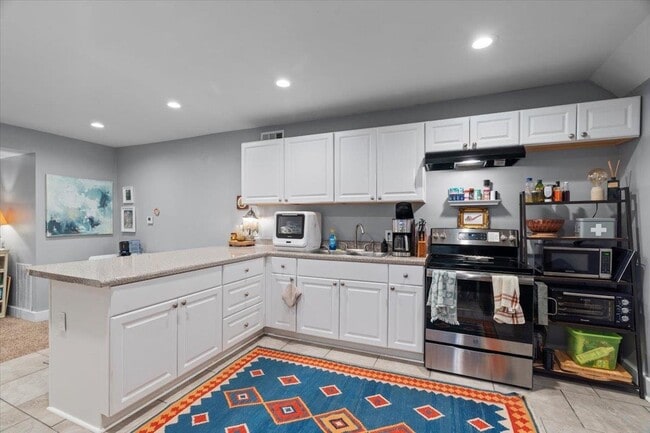 Photo - 227 N Willett St