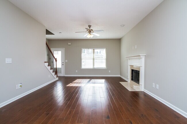 Photo - 6465 Paddington Way