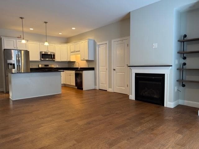 Photo - 1 Camelia Ave Unit 4