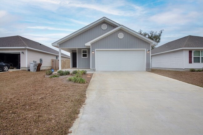 Building Photo - Beautiful 3BR Home with Privacy-Fenced Backyard in The Woodlands