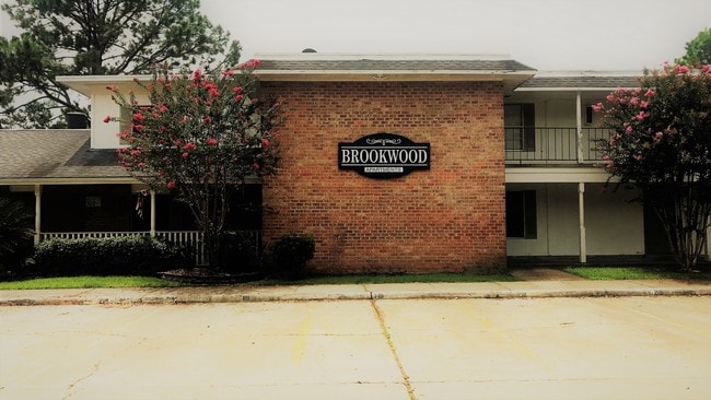 Entrance - Brookwood (Patriot Point of Lafayette) Apartments