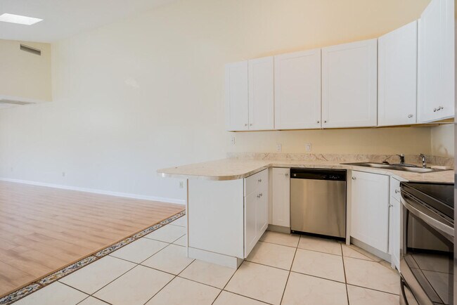 Photo - 5532 Golden Eagle Cir