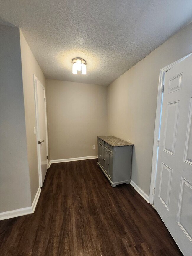 Photo - 6221 Bonny Oaks Dr Unit B