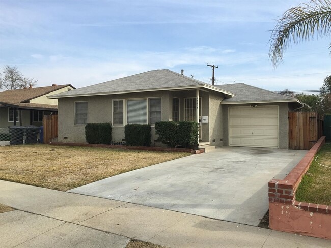 Photo - 14424 Seaforth Ave