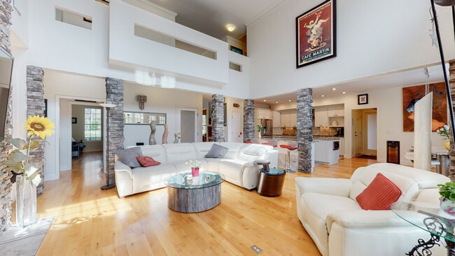 Photo - 8745 Old Charlotte Pike