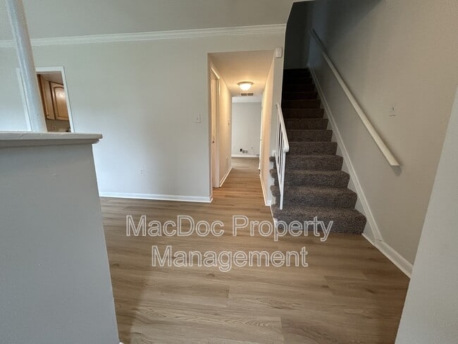 Photo - 2538 Sedgewick Pl