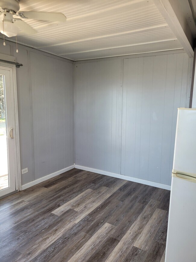 104-D Tolers Ln Unit D