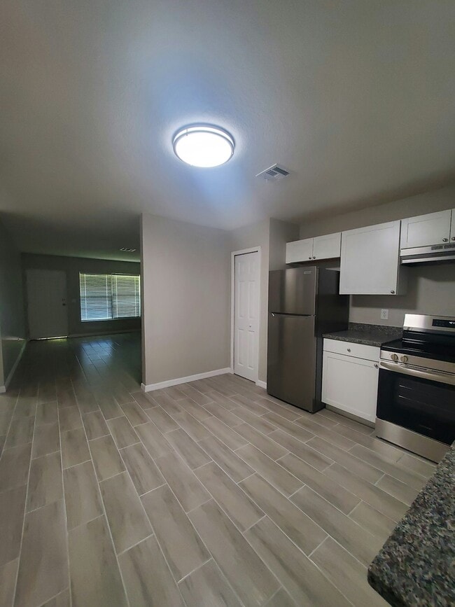 Photo - 3300 S 7th St