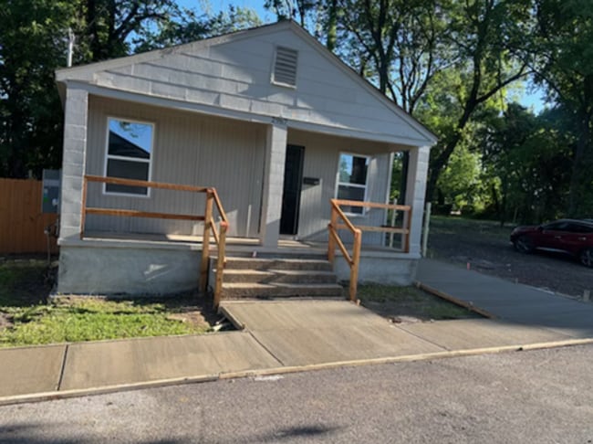 Building Photo - 2967 Forest Ave