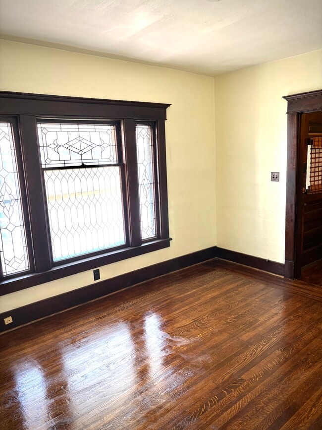 Living room - 220 Stevenson St Unit Lower Rear