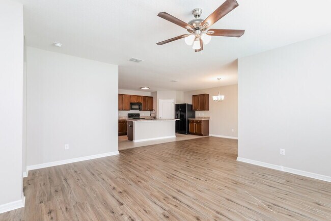 Photo - 16188 Yelloweyed Dr