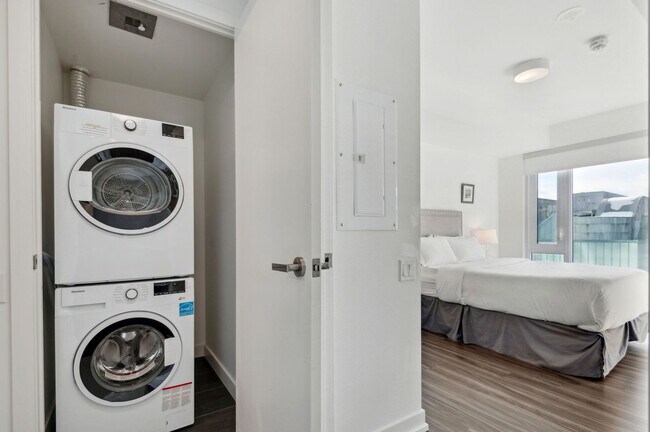 Photo - 99 Gerrard St W Unité SI FL1-ID1031026P