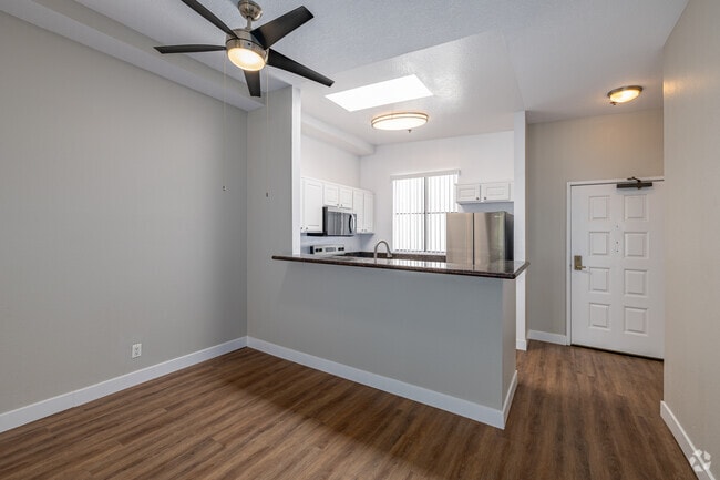 1BR, 1BA - 786SF - Dining Room - 600 Front Apartments