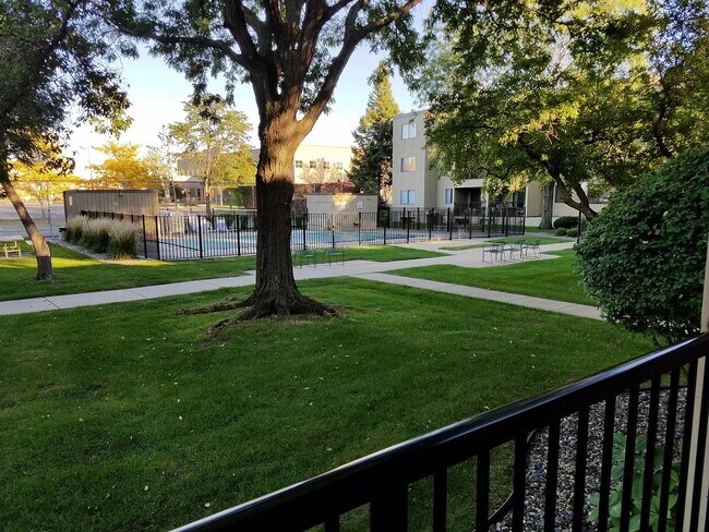 Photo - 4101 Parklawn Ave Unidad 120