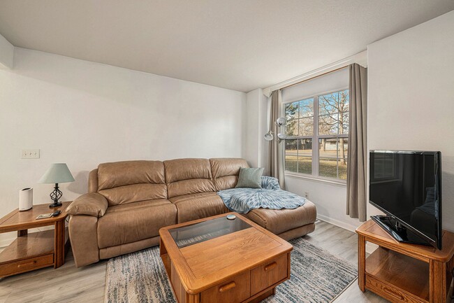 Photo - 3 Bed | 3.5 Bath | Modern & Spacious Townhome