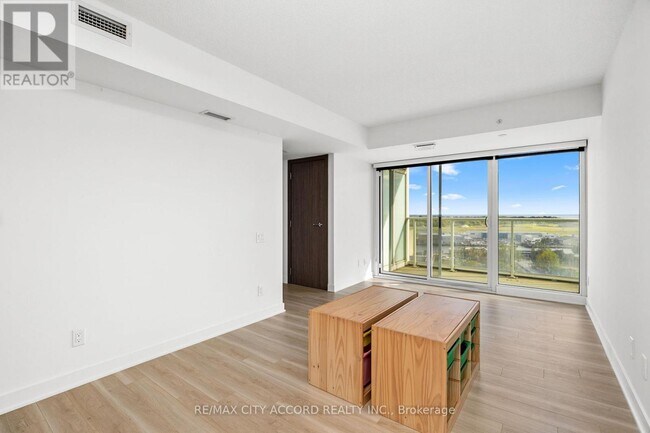 Photo - 17 Bathurst St Unit 2015