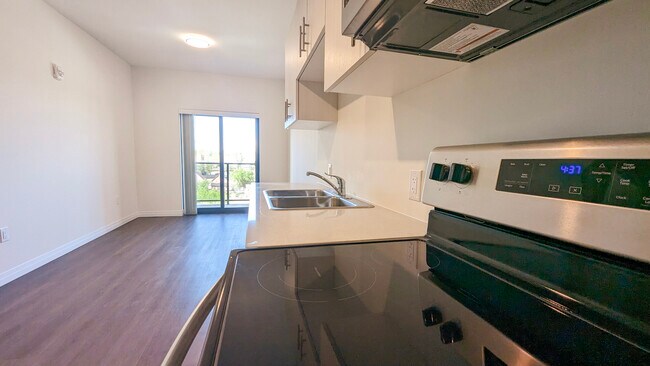 Photo - One Bedroom Suite, One Incredible View Unit 503