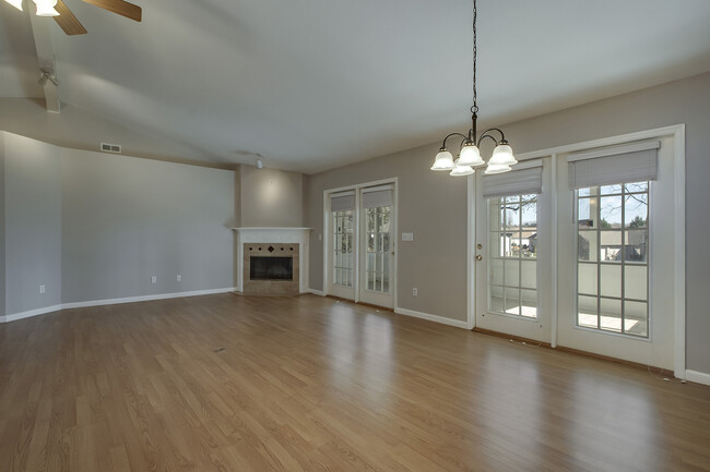 Photo - 190 Amohi Way