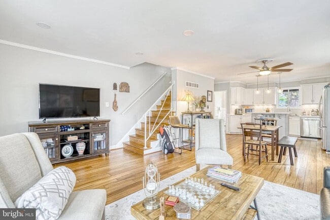 Photo - 113 E Taylor Run Pkwy