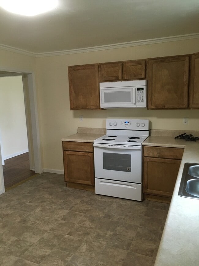 Photo - HOGANSVILLE- 604 Elm St 2 Bedroom 1 Bath