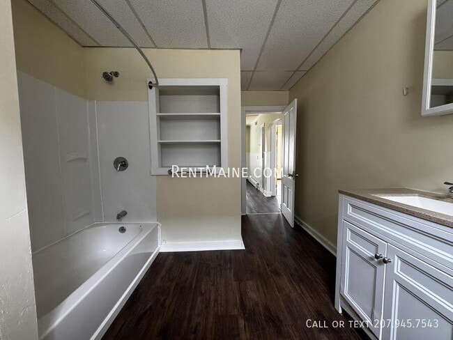 8 Bellevue St Unit 2