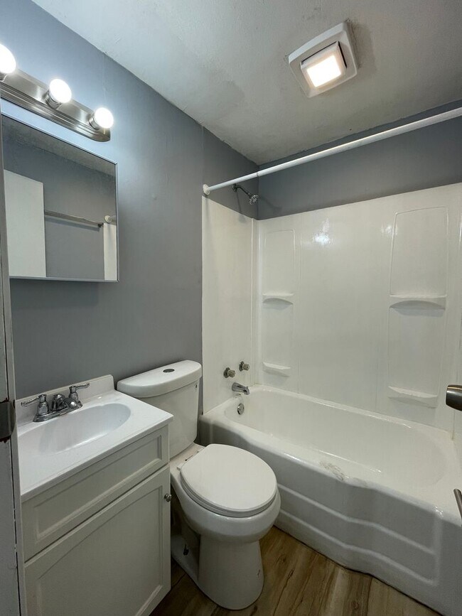 Photo - 206 Morgan St Unit 2