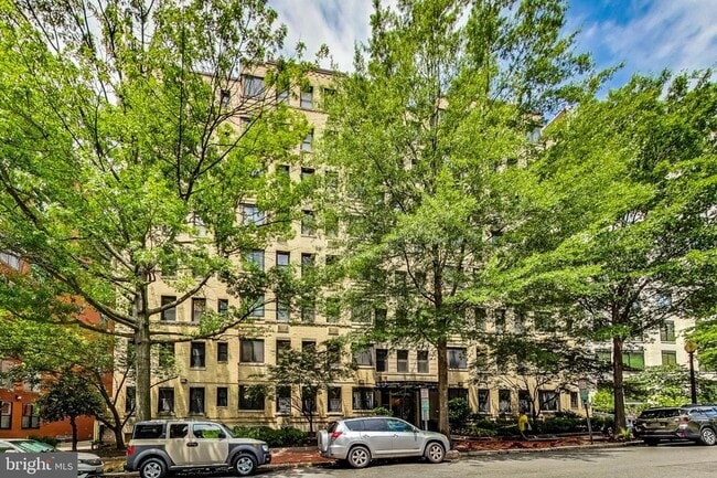 Building Photo - 1010 25th St NW Unit 101