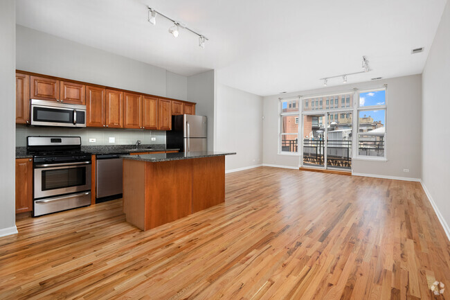 Interior Photo - 2010 W Pierce Apartments