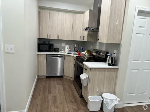Building Photo - 42 N 40th St Unit 6 Rental