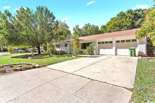 Photo - Conveniently located Fort Worth home with a welcoming atmosphere!