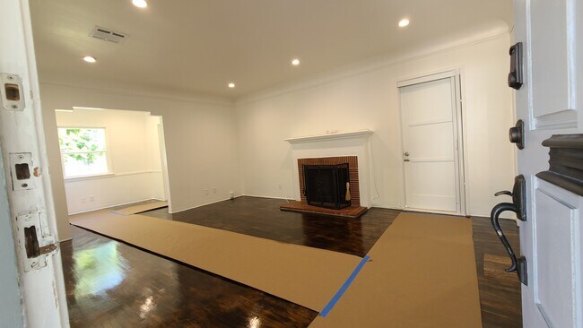 Photo - 11302 Delano St