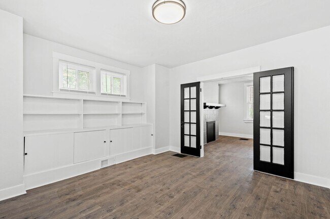 Photo - Spectacular 3 bedroom home in Carrick available June 15!