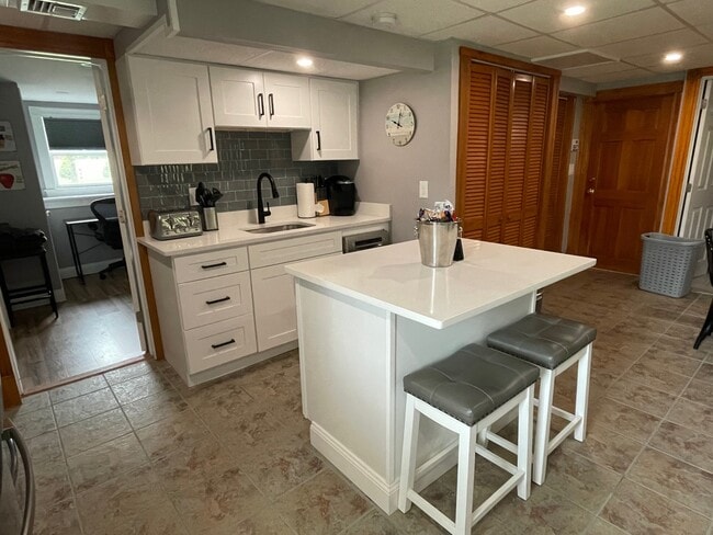 Building Photo - 25 Winsor Rd Unit 2 Apartment