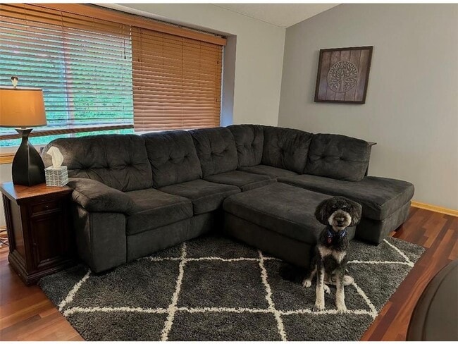 Photo - 1657 Helena Rd N