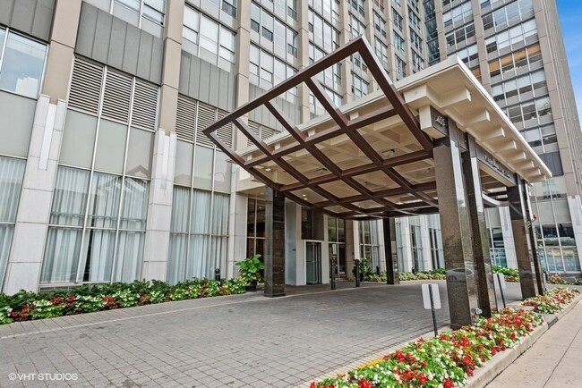 Photo - 655 W Irving Park Rd Unit 1813