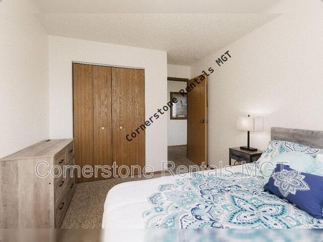 Photo - 1401 12th St E