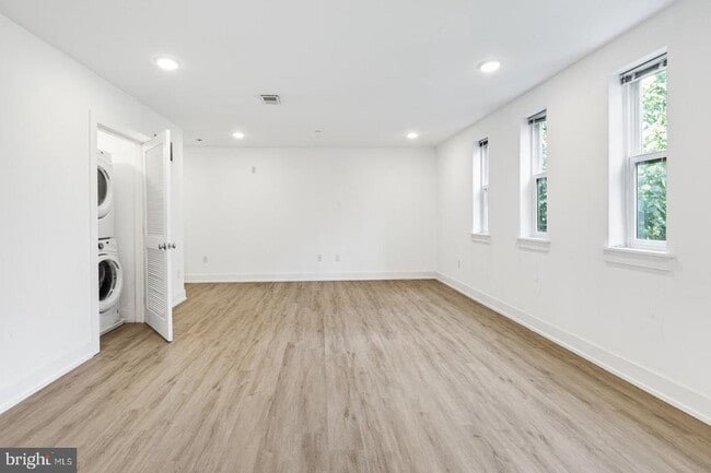 Photo - 1335 N Marston St Unit 302