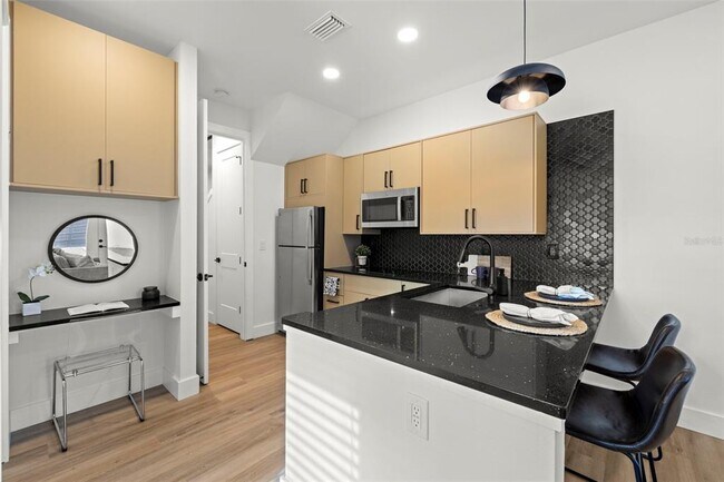 Photo - 212 W Euclid Ave