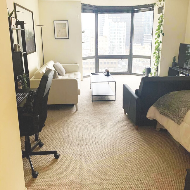 living room - 2020 Walnut St Unit 10G