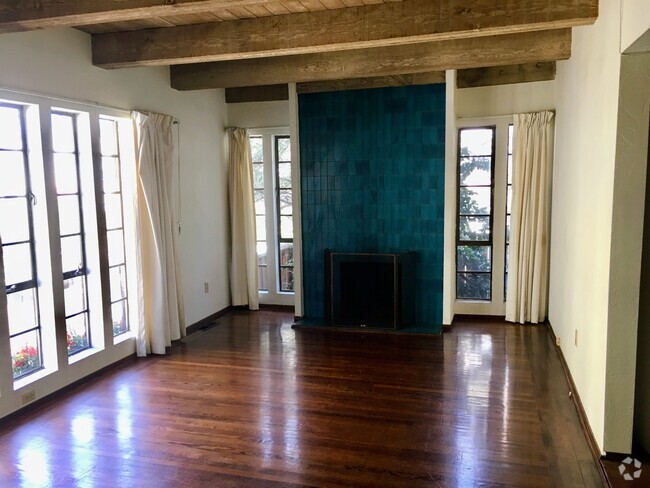 Building Photo - 2342 Hilgard Ave Unit 2342 Rental