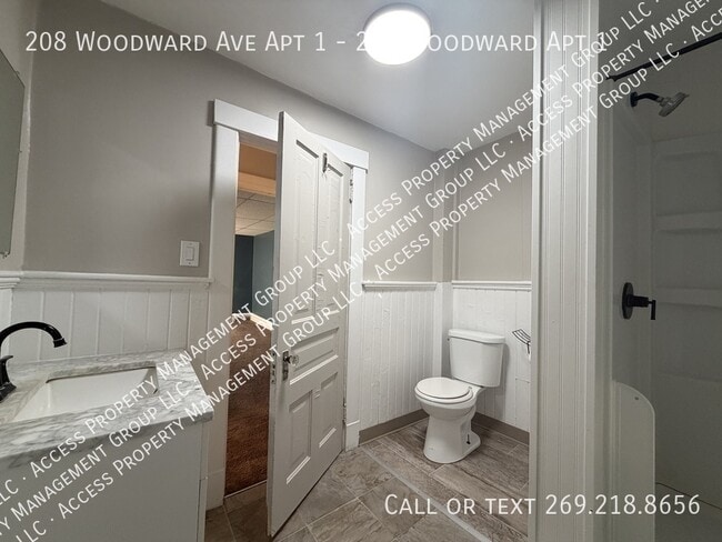 Photo - 208 Woodward Ave