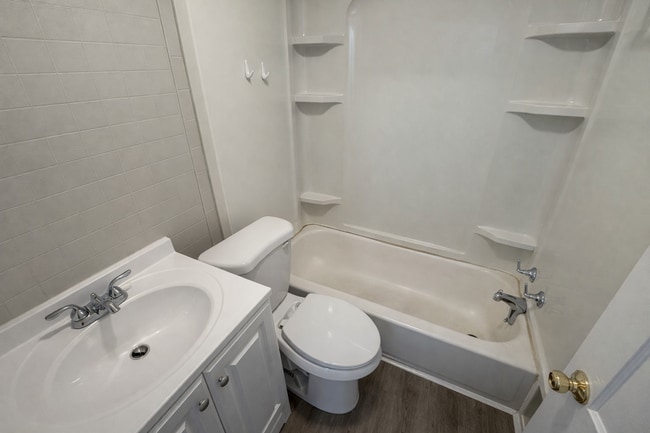 Photo - 1750 S Olive St