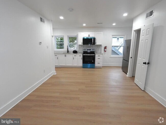 Building Photo - 3200 Calvert Ave Rental