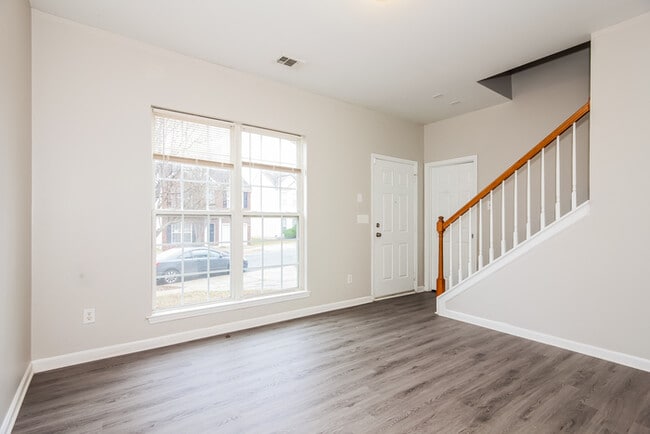 Photo - 1227 Joannas Ct